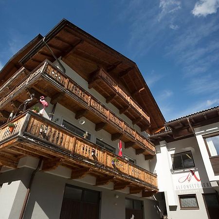 Alfonsstueberl - Ferienwohnungen & Restaurant Innervillgraten Exteriér fotografie