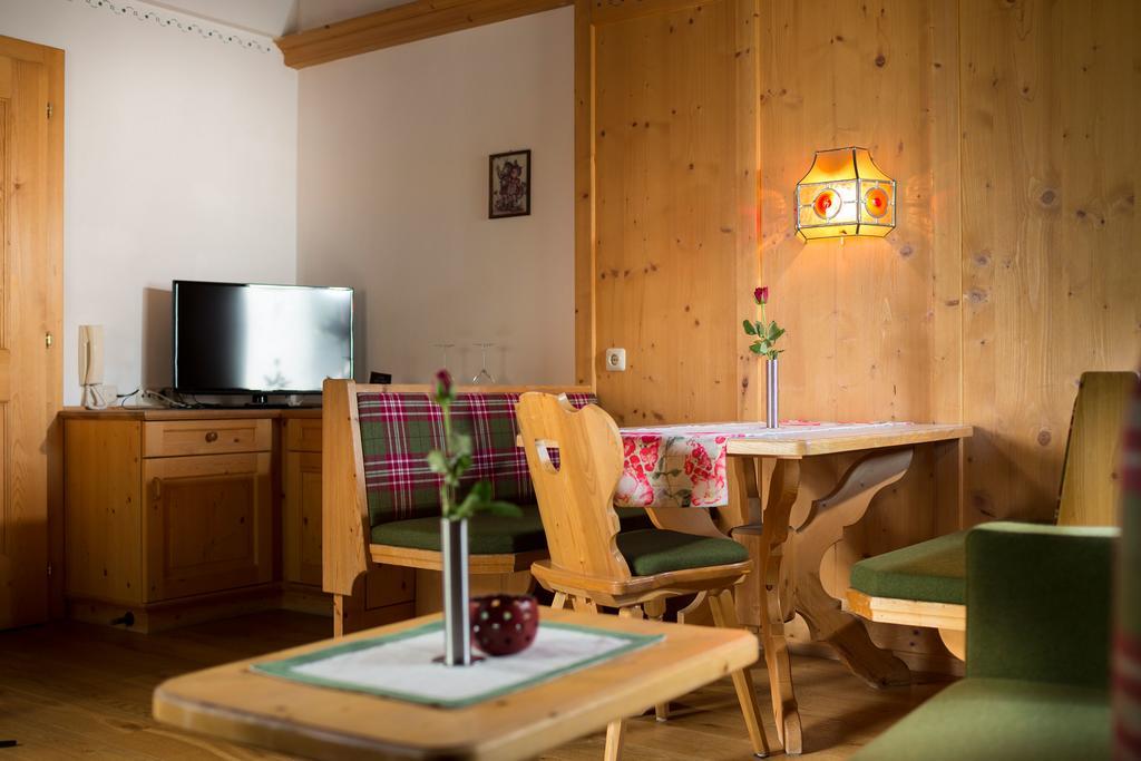 Alfonsstueberl - Ferienwohnungen & Restaurant Innervillgraten Exteriér fotografie